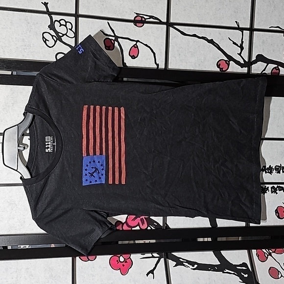 5.11 Tactical Flag USA Shirt Size Small NWT - Picture 1 of 6